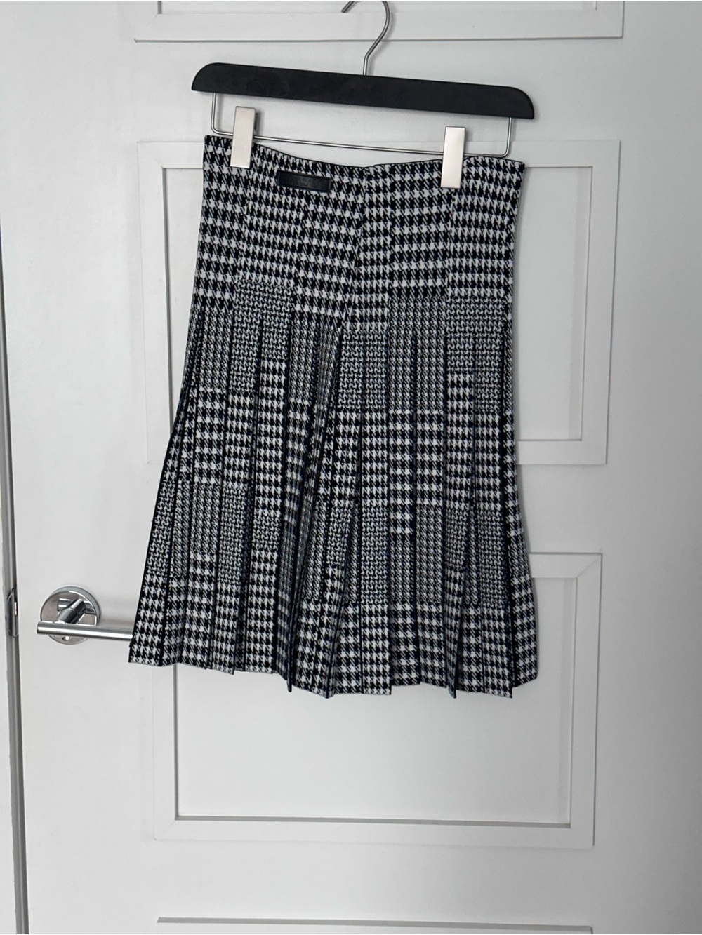 APPARLEL PLEATED SKIRT
